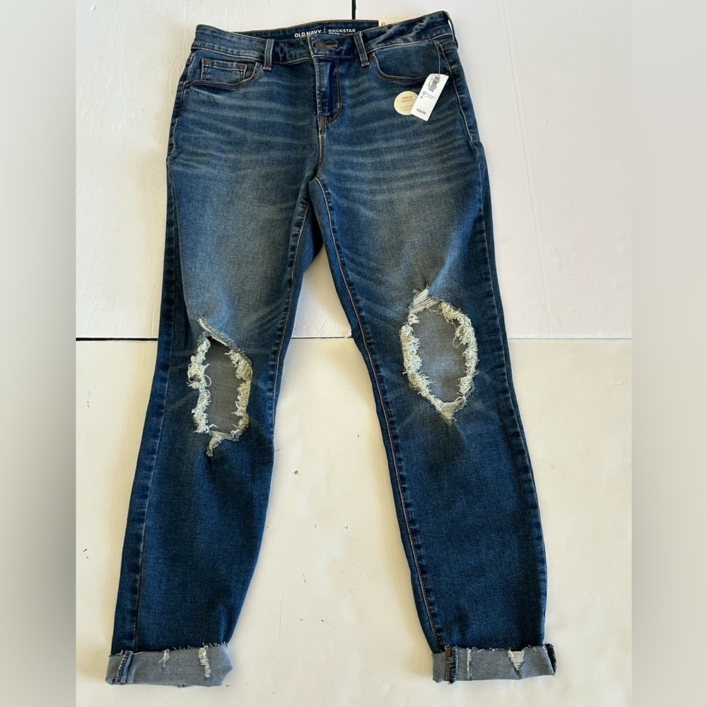 New Old Navy Rockstar jeans 6 Regular 
Mid rise